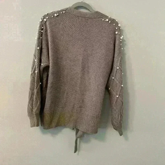 NEW VICI x Fate Pearl Tie Front Sweater in Lilac/Gray Small - Picture 4 of 4